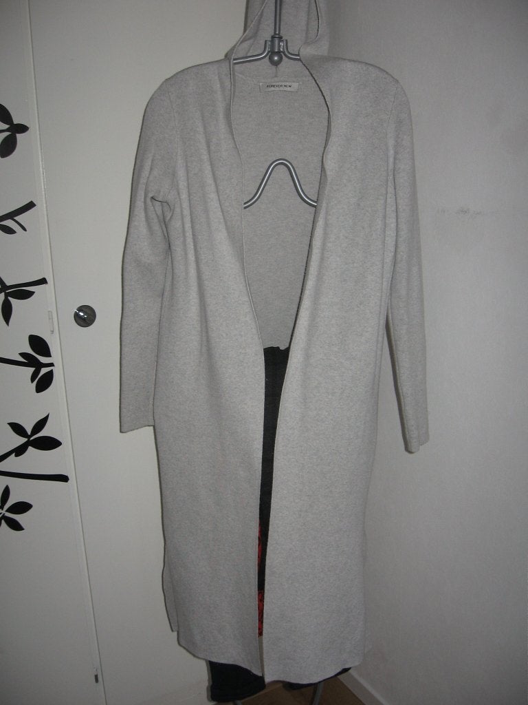 Vest Lang grijs damesvest maat S zgan met capuchon, Ophalen of Verzenden, Zo goed als nieuw, Maat 36 (S), Grijs