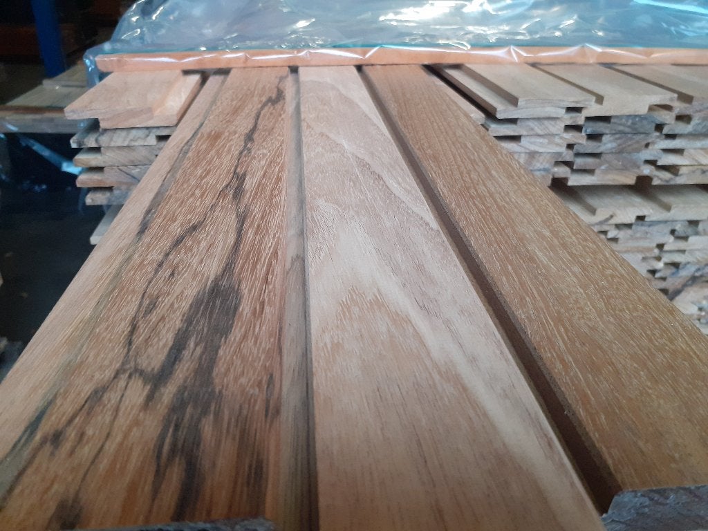 2 x partij 21.10m2 hardhout gevelbekleding - € 1055 per pak, Planken, Nieuw, Ophalen of Verzenden, Hardhout