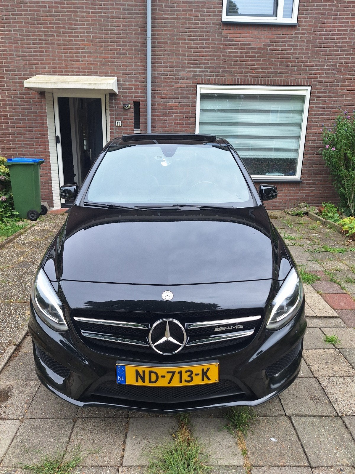 Mercedes-Benz B-Klasse B180 5DRS 2017 Zwart, Auto's, Mercedes-Benz, 1325 kg, Zwart, 4 cilinders, 1200 kg