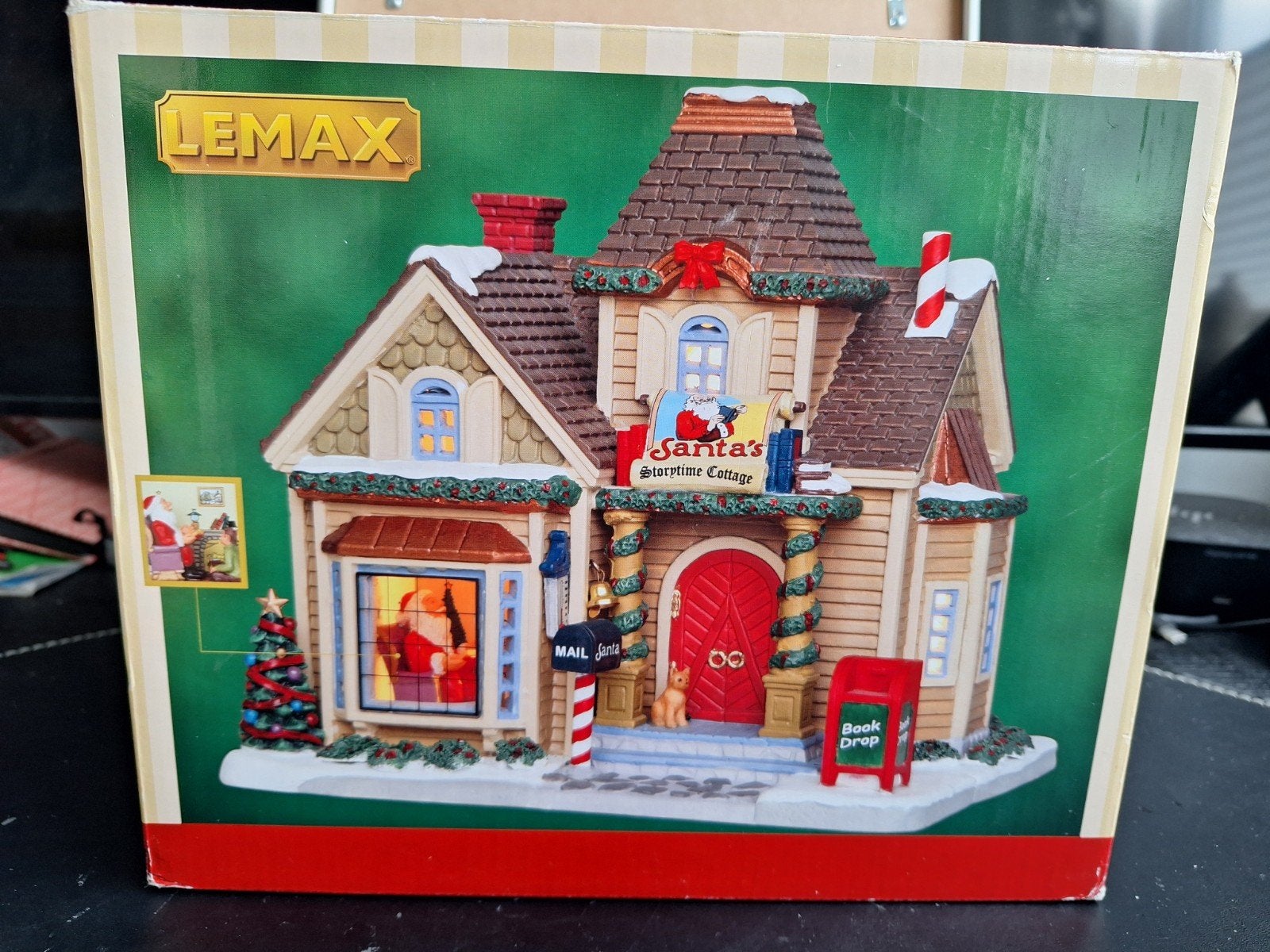 Lemax Santa's storytime cottage, Diversen, Kerst, Ophalen of Verzenden, Zo goed als nieuw