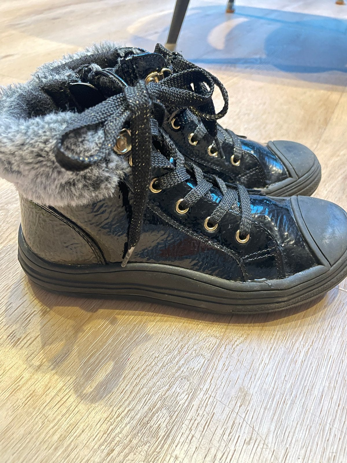 Waterdichte thermo zwarte laklaarzen met bontvoering, Kinderen en Baby's, Ophalen of Verzenden, Gebruikt, Jongen of Meisje, Laarzen