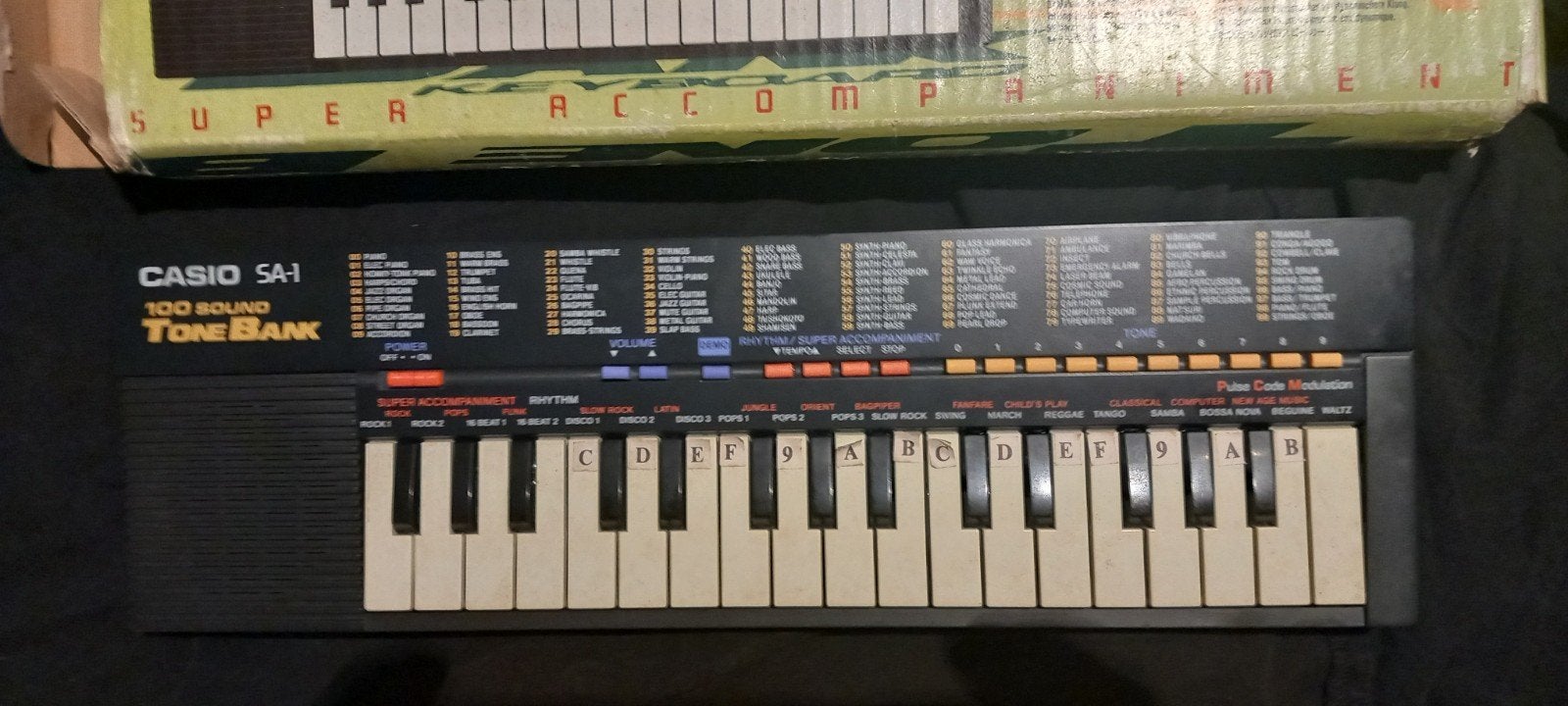 Casio SA-1 Tone Bank Keyboard met 100 geluiden, Ophalen of Verzenden, Gebruikt, Overige aantallen, Casio