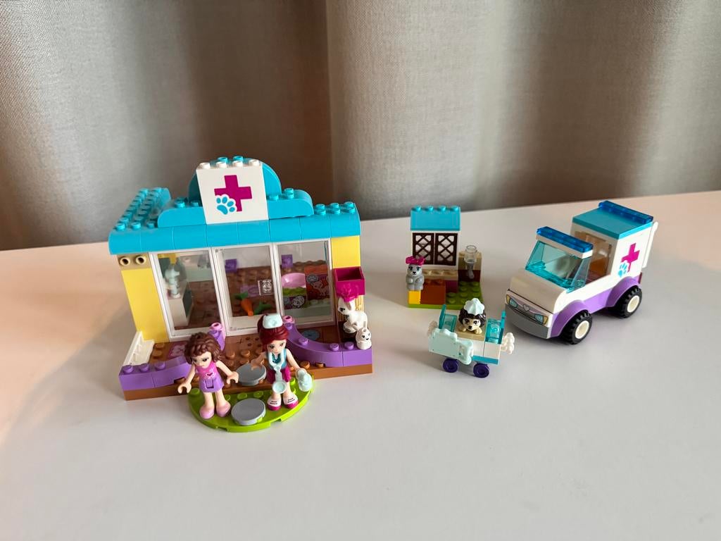 Lego Juniors Mia's Dierenkliniek (10728) - Zo goed als nieuw, Lego, Friends, Ophalen of Verzenden, Zo goed als nieuw