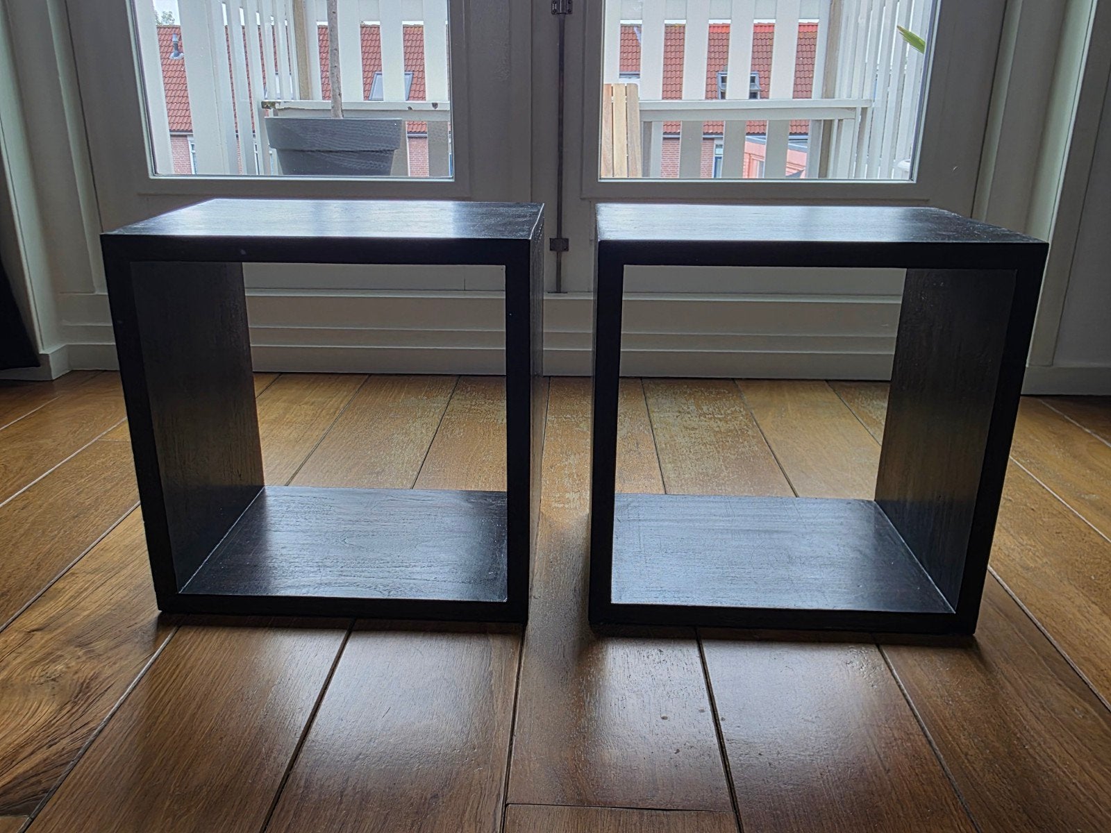 Set van 2 donkerbruine bijzettafels/nachtkastjes, Ophalen, Minder dan 45 cm, Minder dan 55 cm, Gebruikt