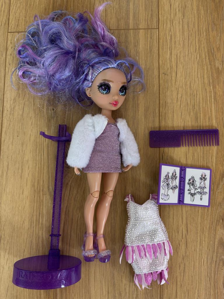 Rainbow High pop met accessoires - Violet Willow, Ophalen of Verzenden, Gebruikt, Overige typen