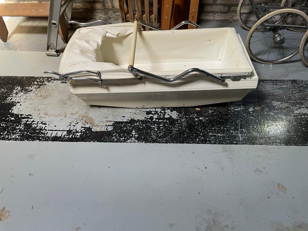 Vintage kinderwagen met reiswieg - Klassiek design, Gebruikt, Luchtbanden, Ophalen, Kinderwagen