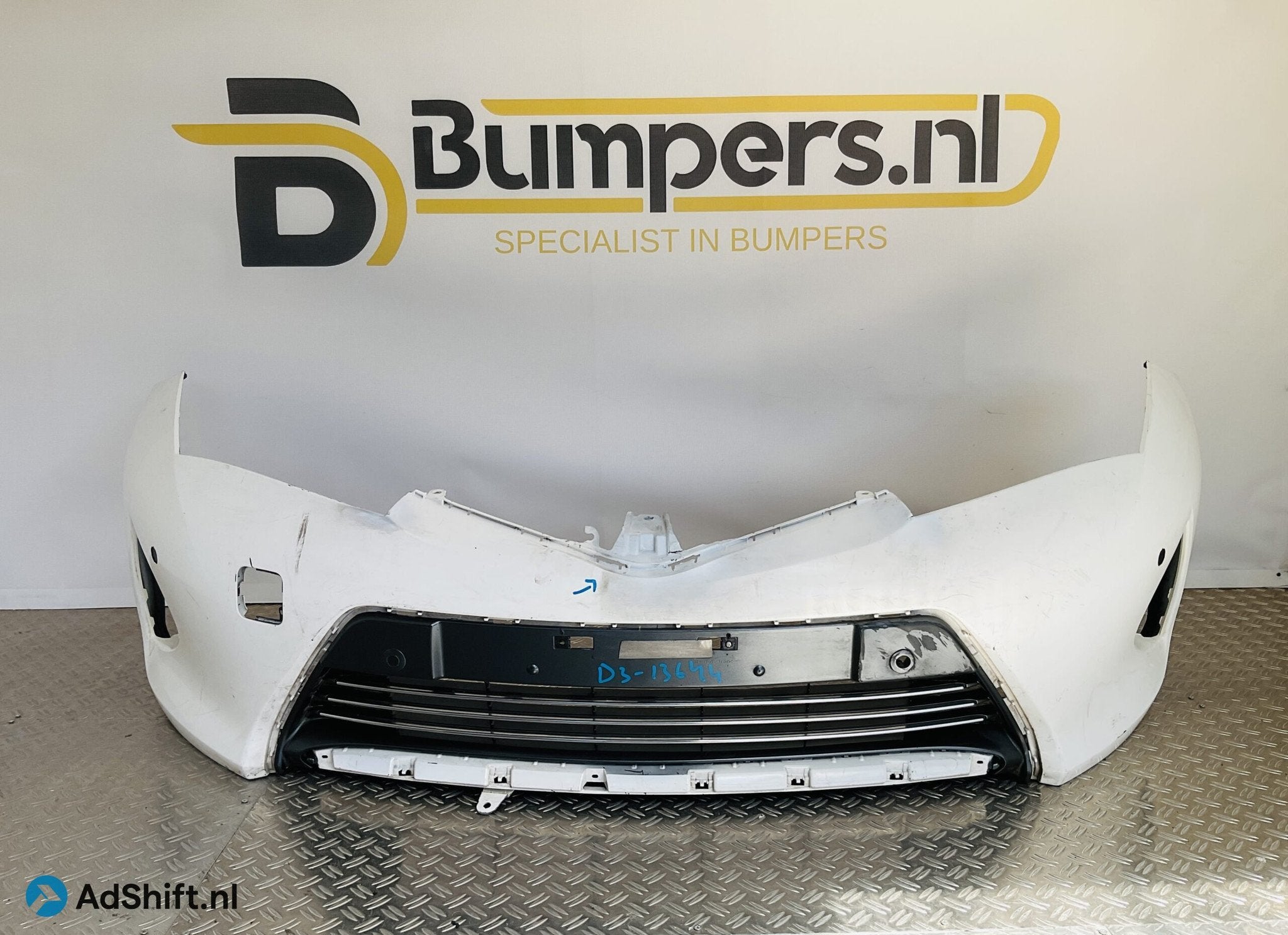 Bumper Toyota Auris 12-15 6xpdc 52119-02A20 Voorbumper 2-D3-, Auto-onderdelen, Bumper