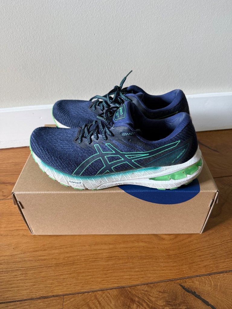 Asics hardloopschoenen GT-2000 t.w.v. 149.95 euro, Hardloopschoenen, Ophalen of Verzenden, Zo goed als nieuw, Hardlopen