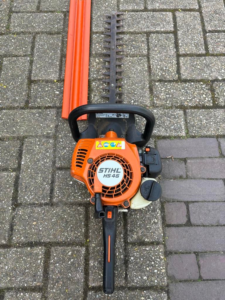 Stihl HS 45 Heggenschaar - Benzine, Ophalen of Verzenden, Zo goed als nieuw, Benzine