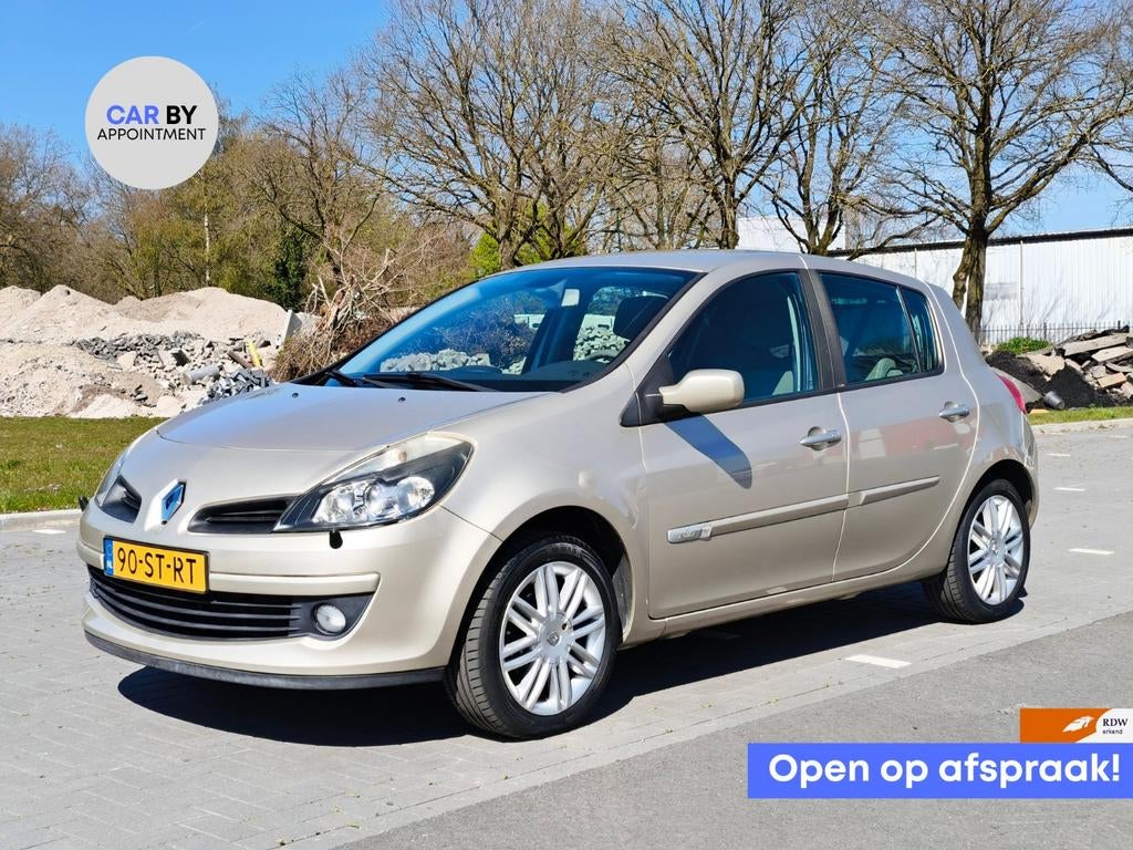 Renault Clio 1.6 16V Initiale Paris Airco Leder Clima Apk, Voorwielaandrijving, Beige, 4 cilinders, Beige