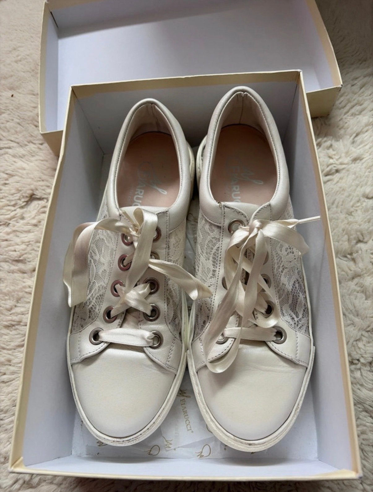 Fiorucci (bruids)sneakers met Bride Shine, Ophalen of Verzenden, Zo goed als nieuw, Wit, Sneakers of Gympen