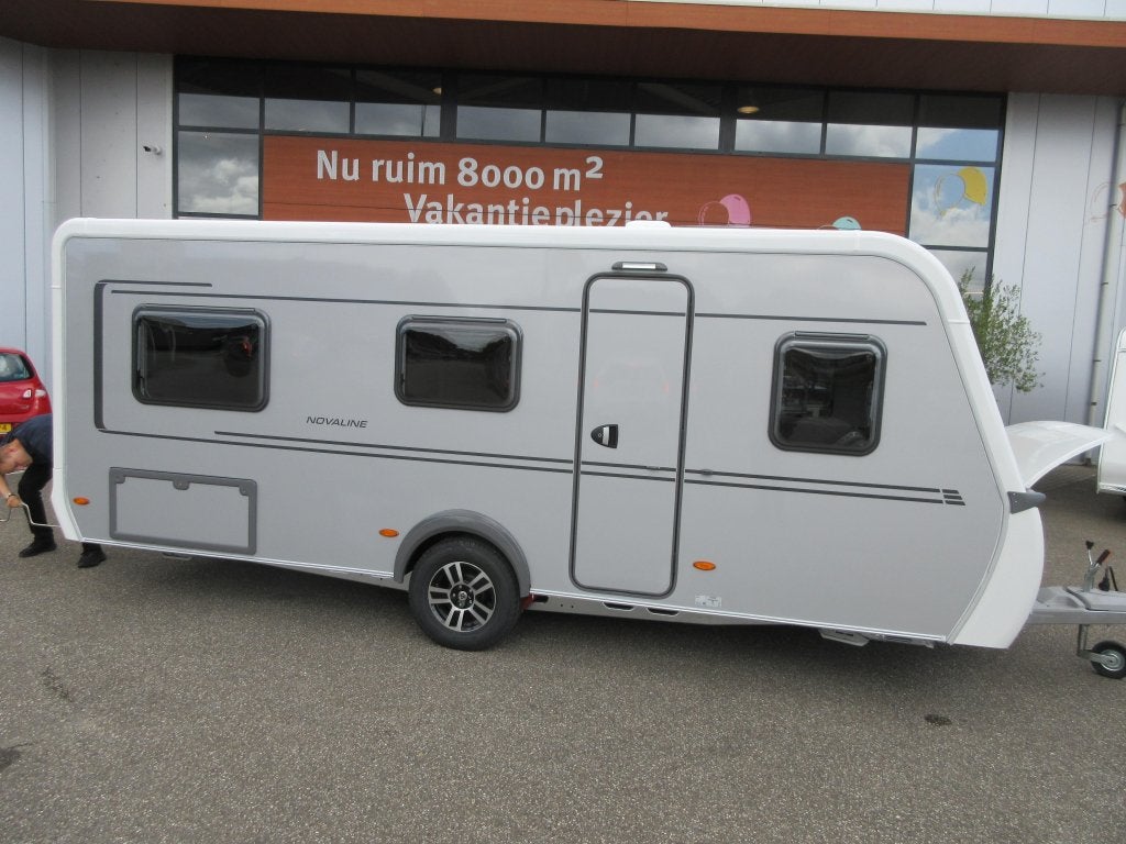 Eriba Novaline 495 ENKELE BEDDEN EN RONDZIT!, Rondzit, 5 tot 6 meter, Eriba, Overige typen