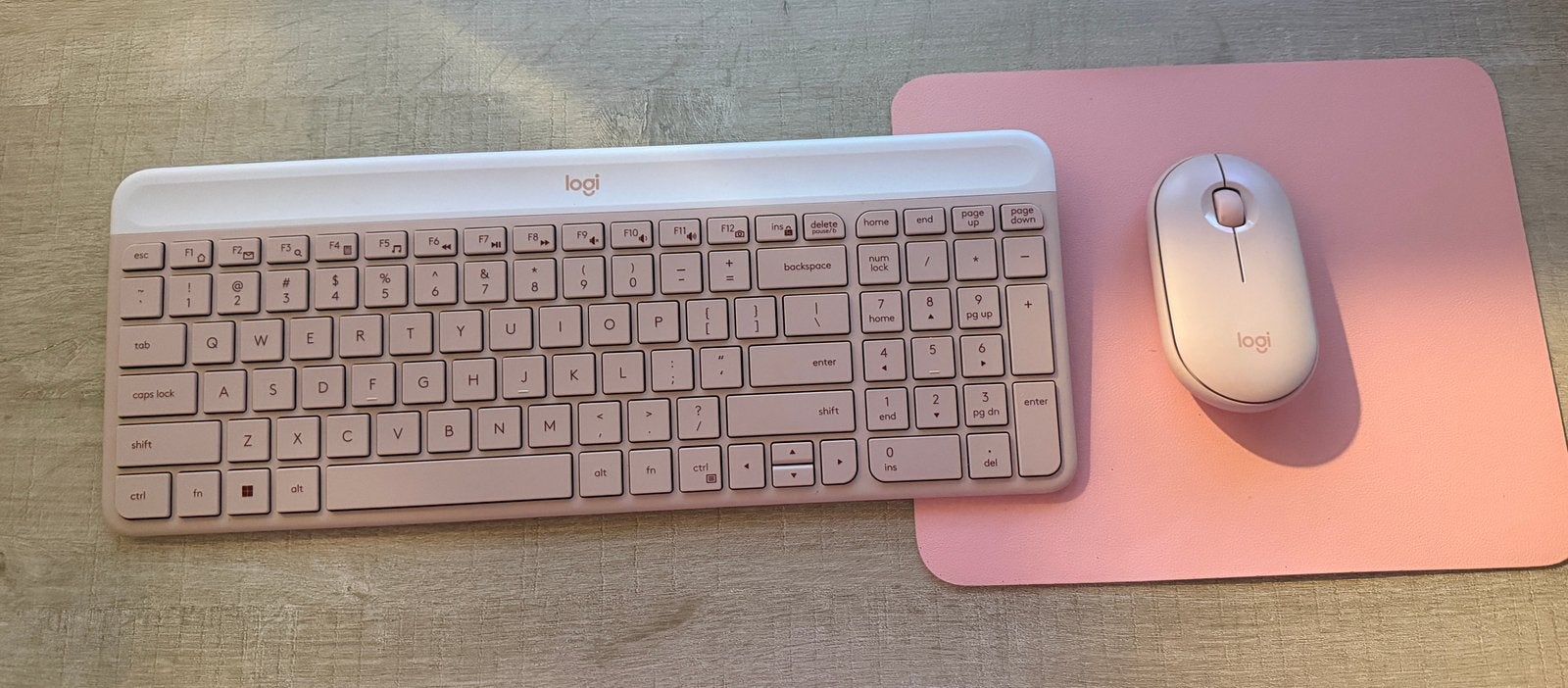 Roze toetsenbord, muis & muismat, Ophalen of Verzenden, Zo goed als nieuw