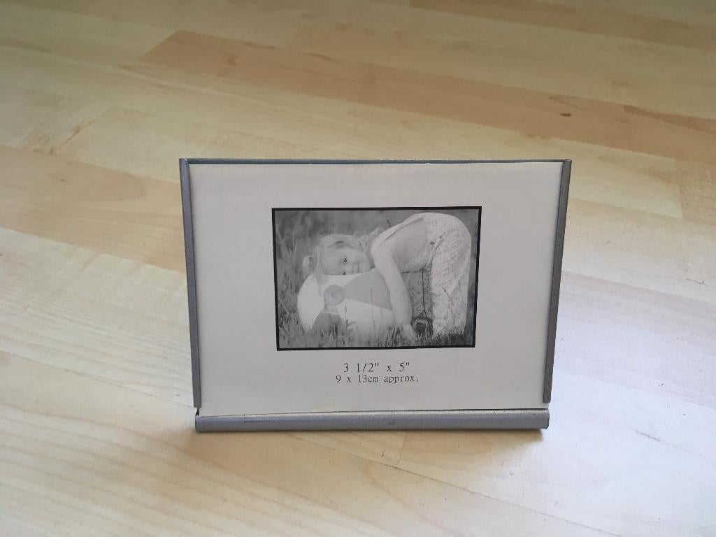 Fotolijst zilver 9,5x13x5 (foto 13x9), Audio, Tv en Foto, Fotografie | Fotolijsten, Ophalen of Verzenden, Zo goed als nieuw