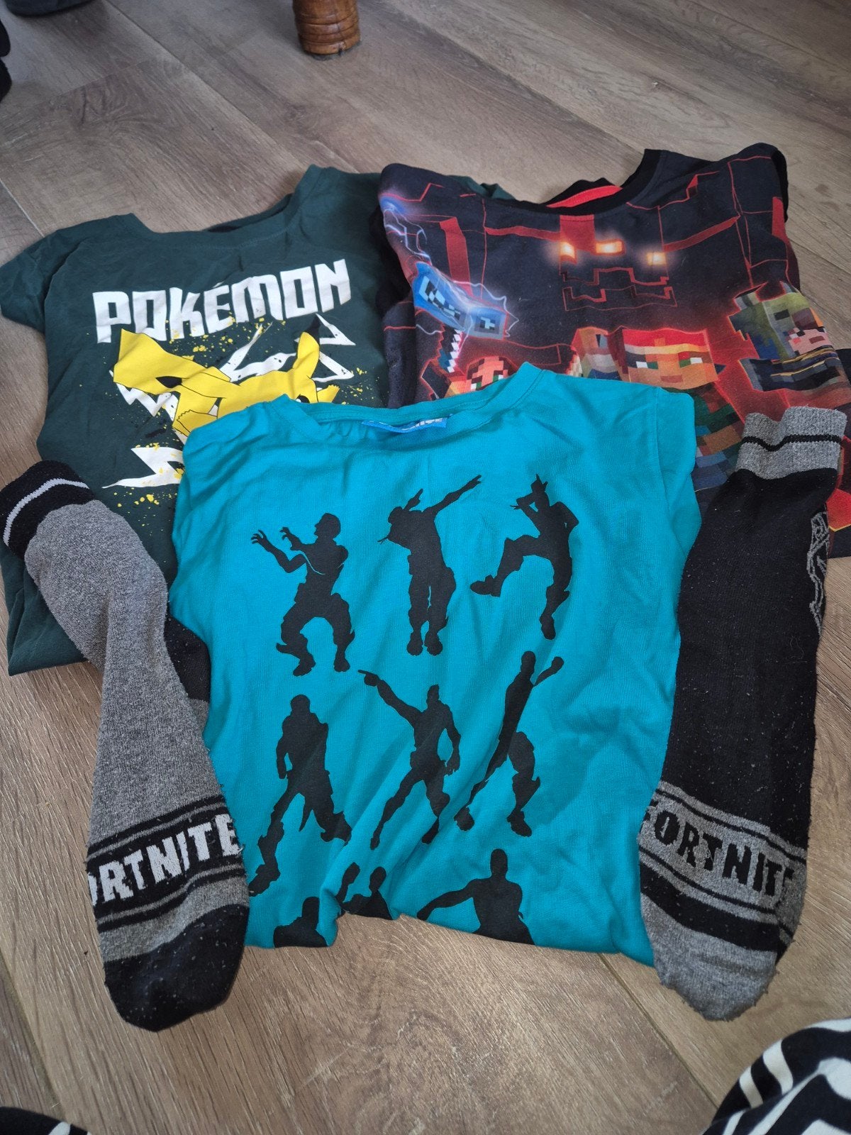 Jongenskledingpakket: Fortnite, Pokémon, Minecraft T-shirts, Ophalen of Verzenden, Gebruikt, Maat 158