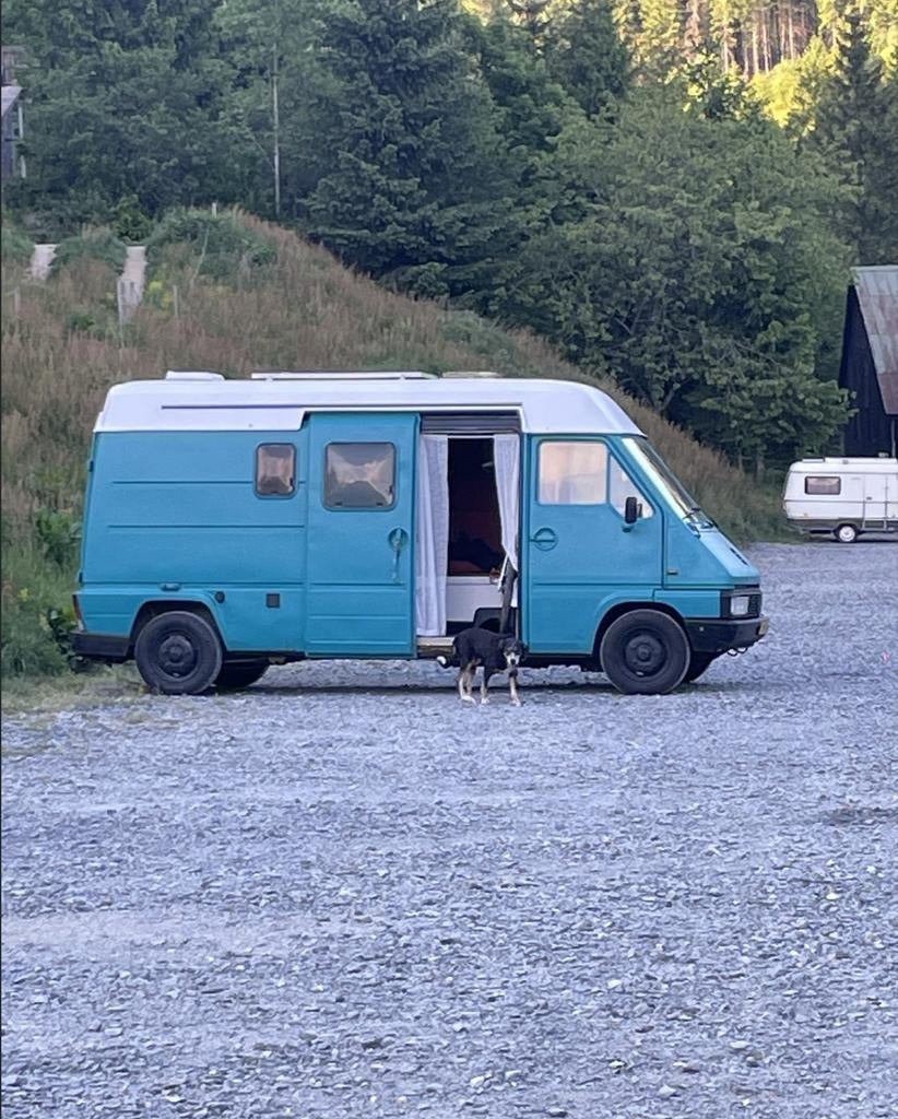 Leuke Renault Master mk1 Buscamper uit 1990 - Benzine/LPG, Chemisch toilet, Buscamper of Camperbus, Bedrijf, Handgeschakeld