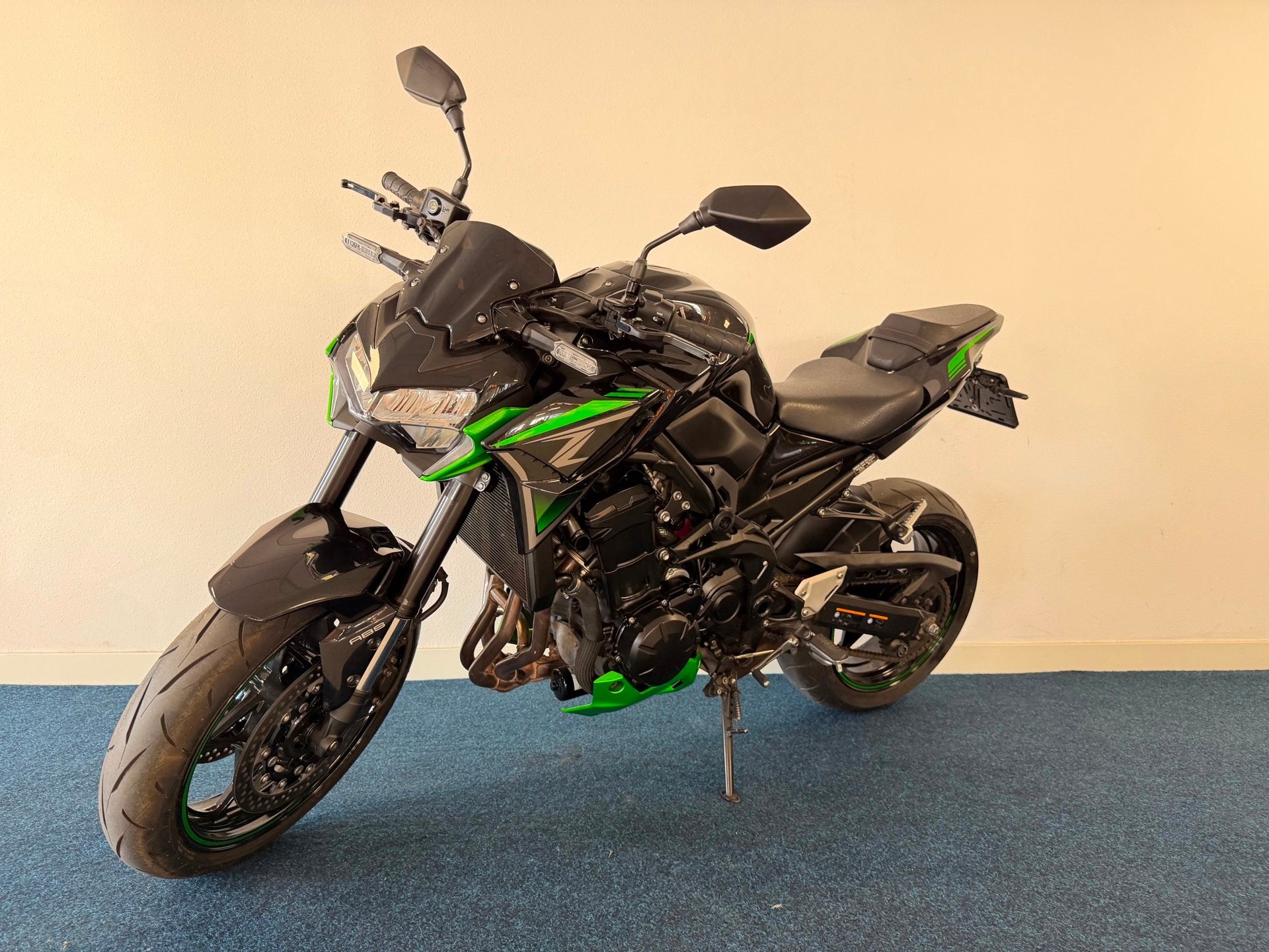 Kawasaki Tour Z900 ABS / BLACK-GREEN / DIKKE-NAKED-BIKE, Motoren, Motoren | Kawasaki, 948 cc, Bedrijf, Handvatverwarming, Meer dan 35 kW