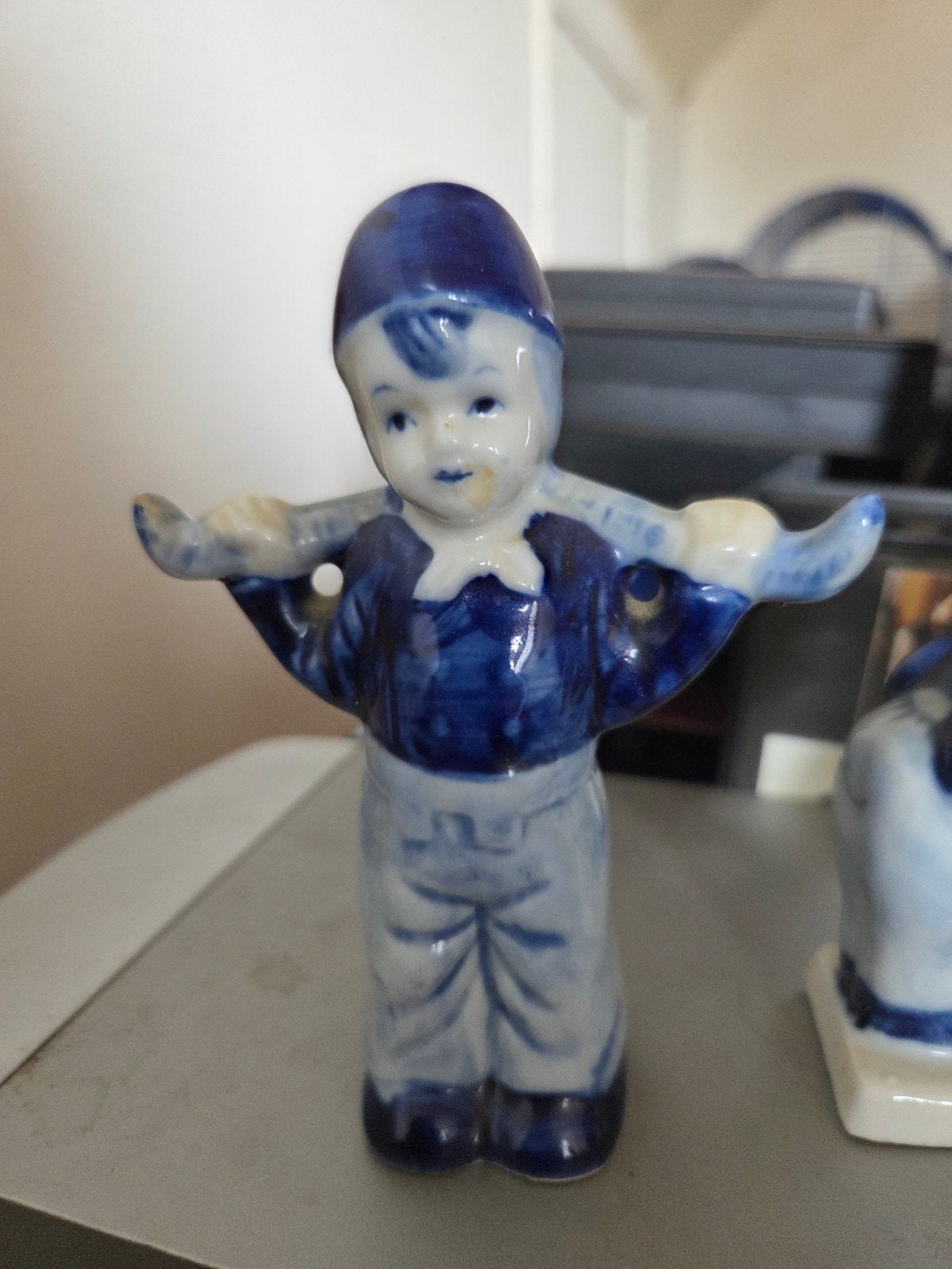 Delfts Blauw beeldjes: Hollandse jongen, molen, kuspaar, Ophalen