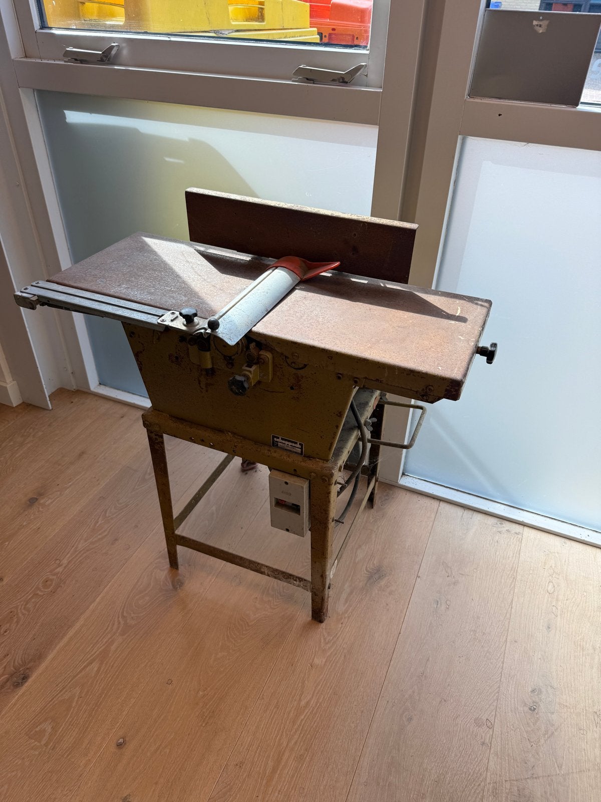 Oude Scheppach Prima HM 1 vlak- en vandiktebank, Ophalen