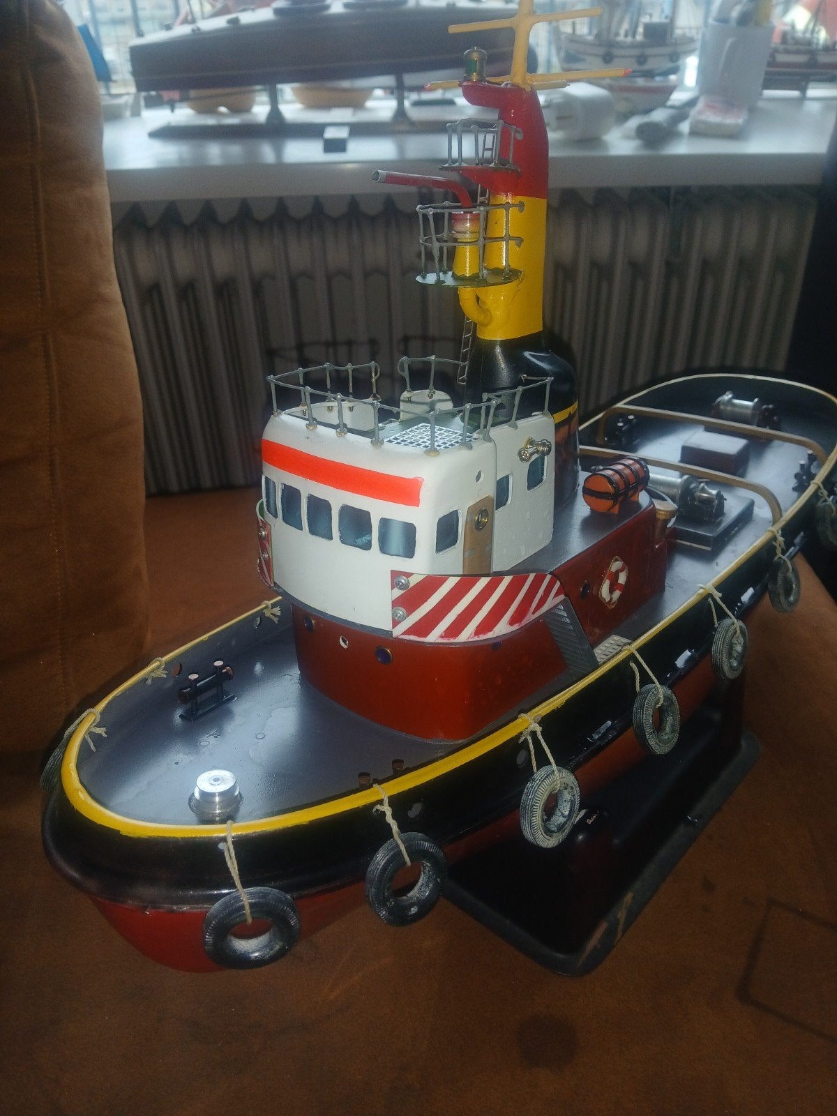 Mooie Neptun sleepboot, Hobby en Vrije tijd, Ophalen of Verzenden, Zo goed als nieuw