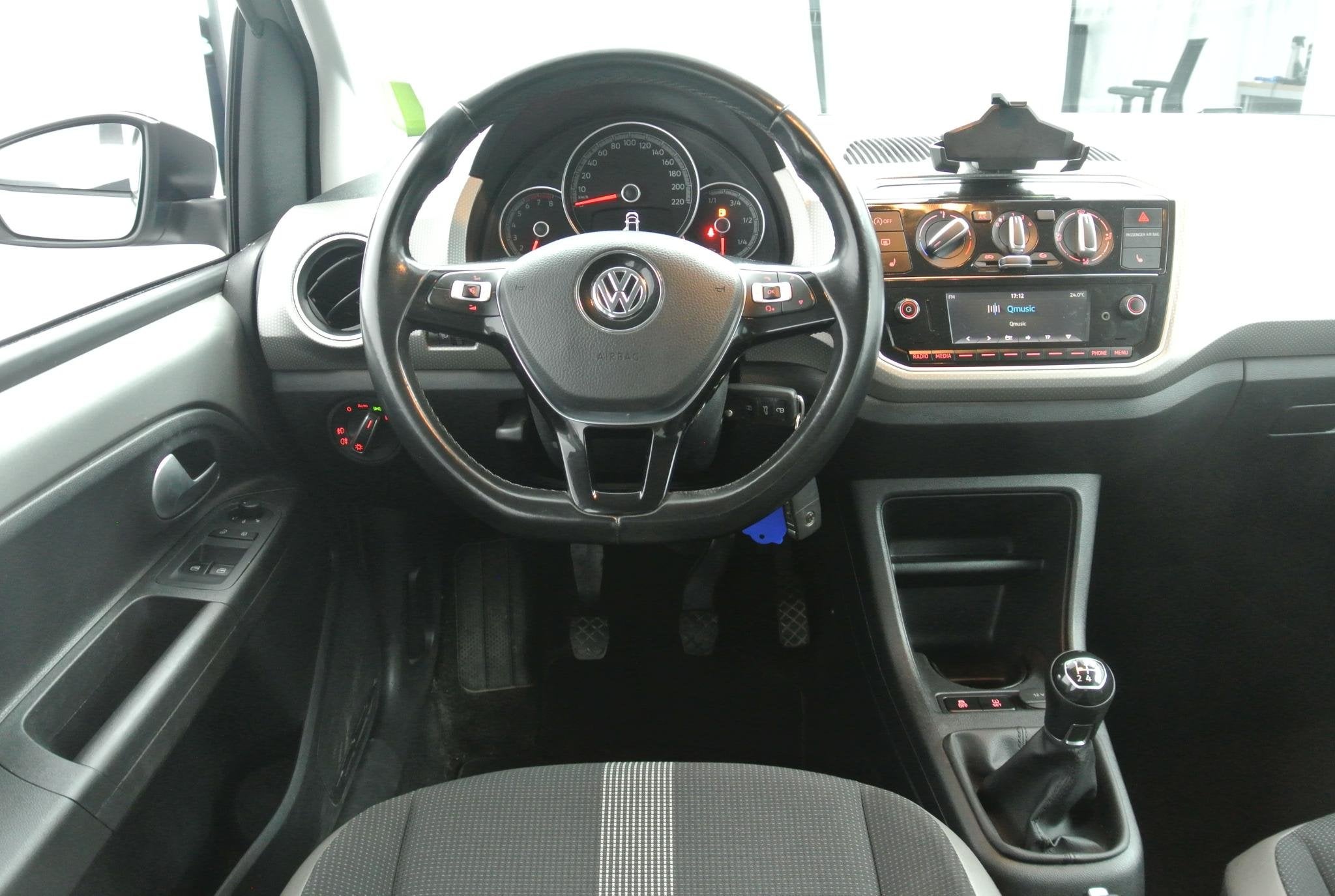 Volkswagen Up! 1.0 BMT high up! | Winterpakket | Dakpakket |, Auto's, Voorwielaandrijving, Stof, Gebruikt, Met garantie (alle)