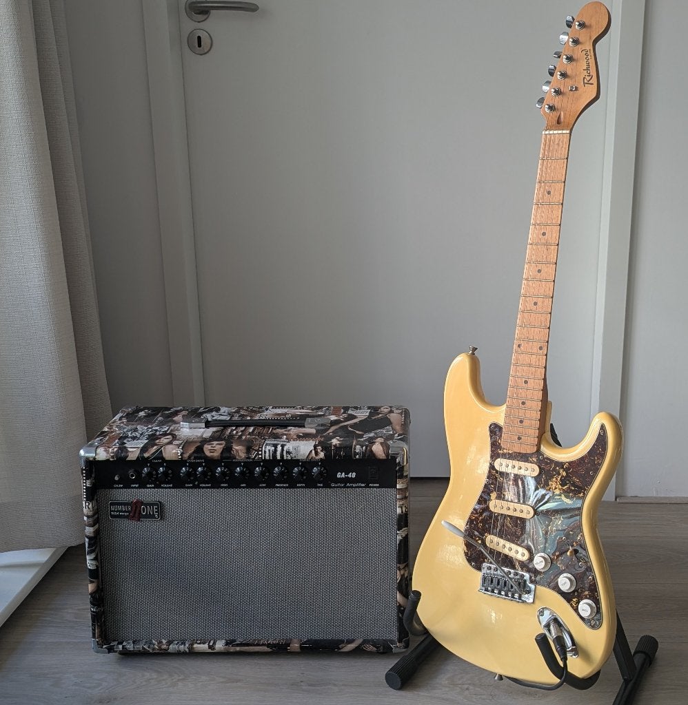 Richwood Electrische Gitaar + Amp, Muziek en Instrumenten, Gebruikt, Met versterker, Solid body, Ophalen