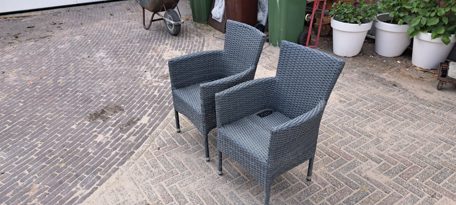 2 tuinstoelen, Ophalen, Zo goed als nieuw, 2 zitplaatsen