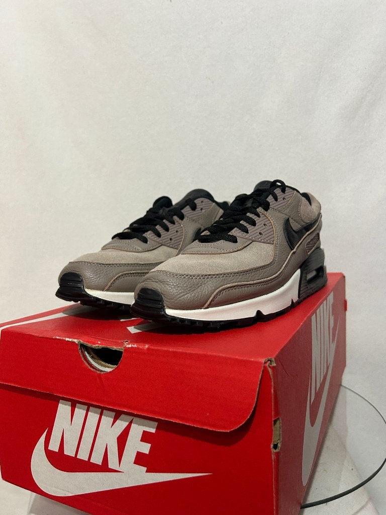 ALS NIEUW! Maat 44 - Nike Air Max 90 ID By You Brown Black, Kleding | Heren, Schoenen, Overige kleuren, Verzenden, Nike, Nike