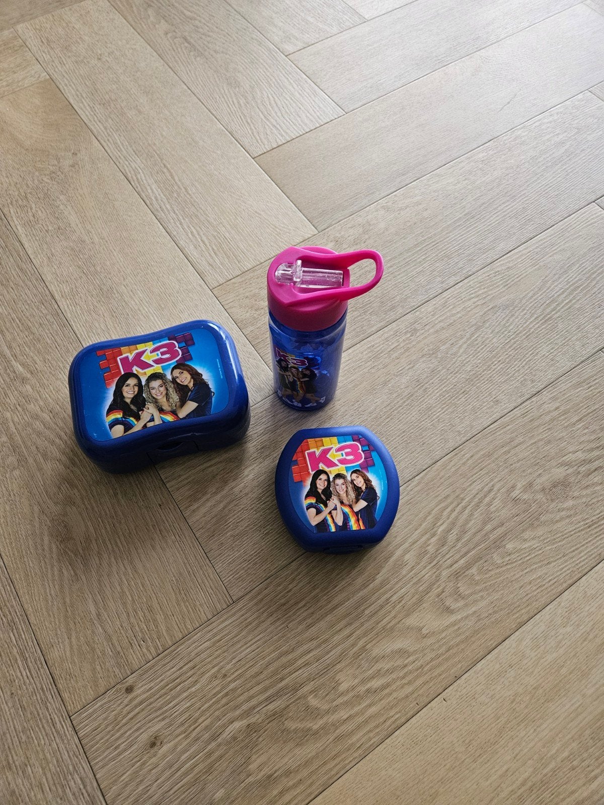 K3 bekertje, fruitbakje en broodtrommel  zo goed als nieuw, Ophalen of Verzenden, Zo goed als nieuw, Meisje