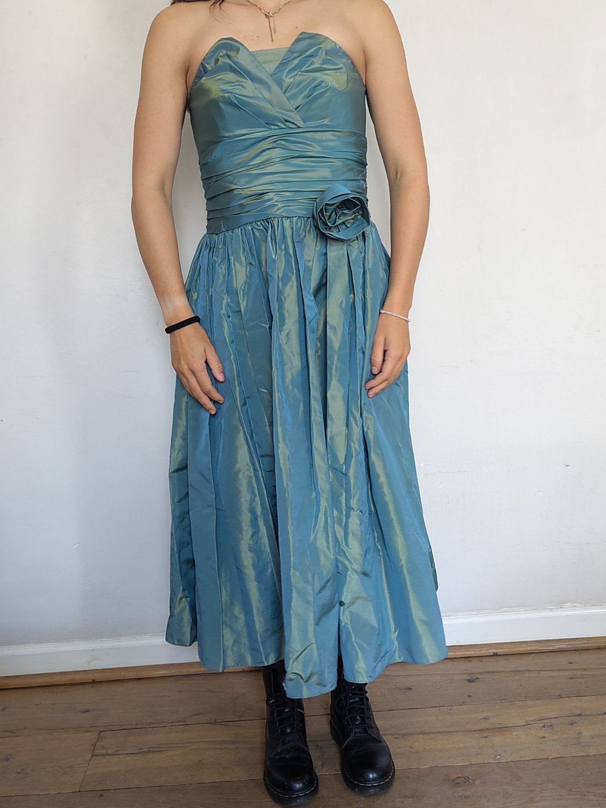 Zachtgroene strapless galajurk maat 38, Kleding | Dames, Maat 38/40 (M), Galajurk, Augustat, Ophalen of Verzenden
