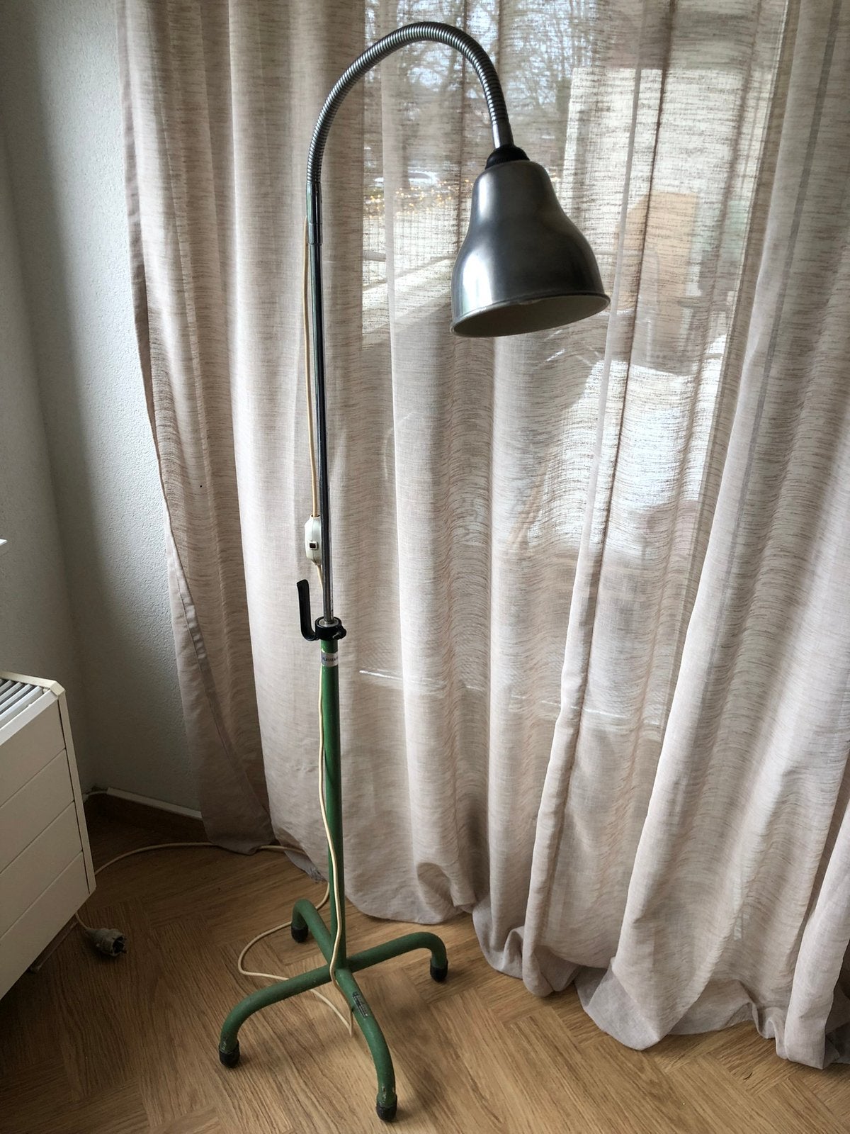 Mid-century ziekenhuislamp | ManuBelge, SA Gembloux, Ophalen, 100 tot 150 cm, E27 (groot), Zo goed als nieuw