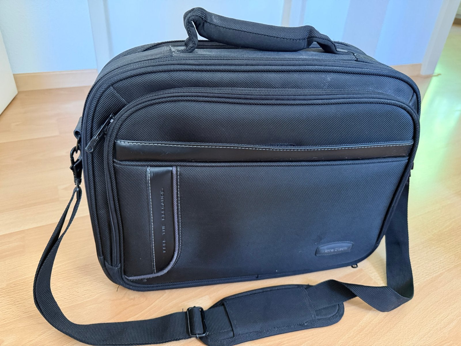Anne O'Leary Laptoptas/aktetas Zwart-15,6 inch., Computers en Software, Laptoptassen, Gevoerd laptopvak, Gebruikt, 15 inch, Overige typen