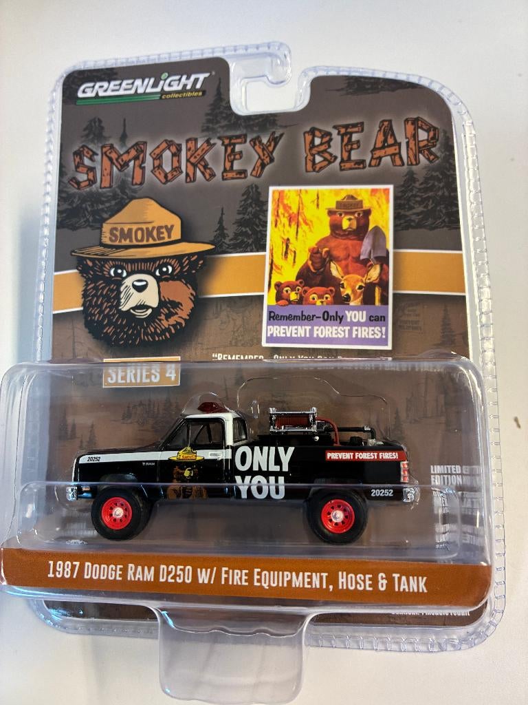 89538: Dodge RAM D250 - 1987 - with fire equipment. 1:64, Auto, Nieuw, Ophalen of Verzenden, Bachsatztstr. 54 D 72131 Ofterdingen, Germany