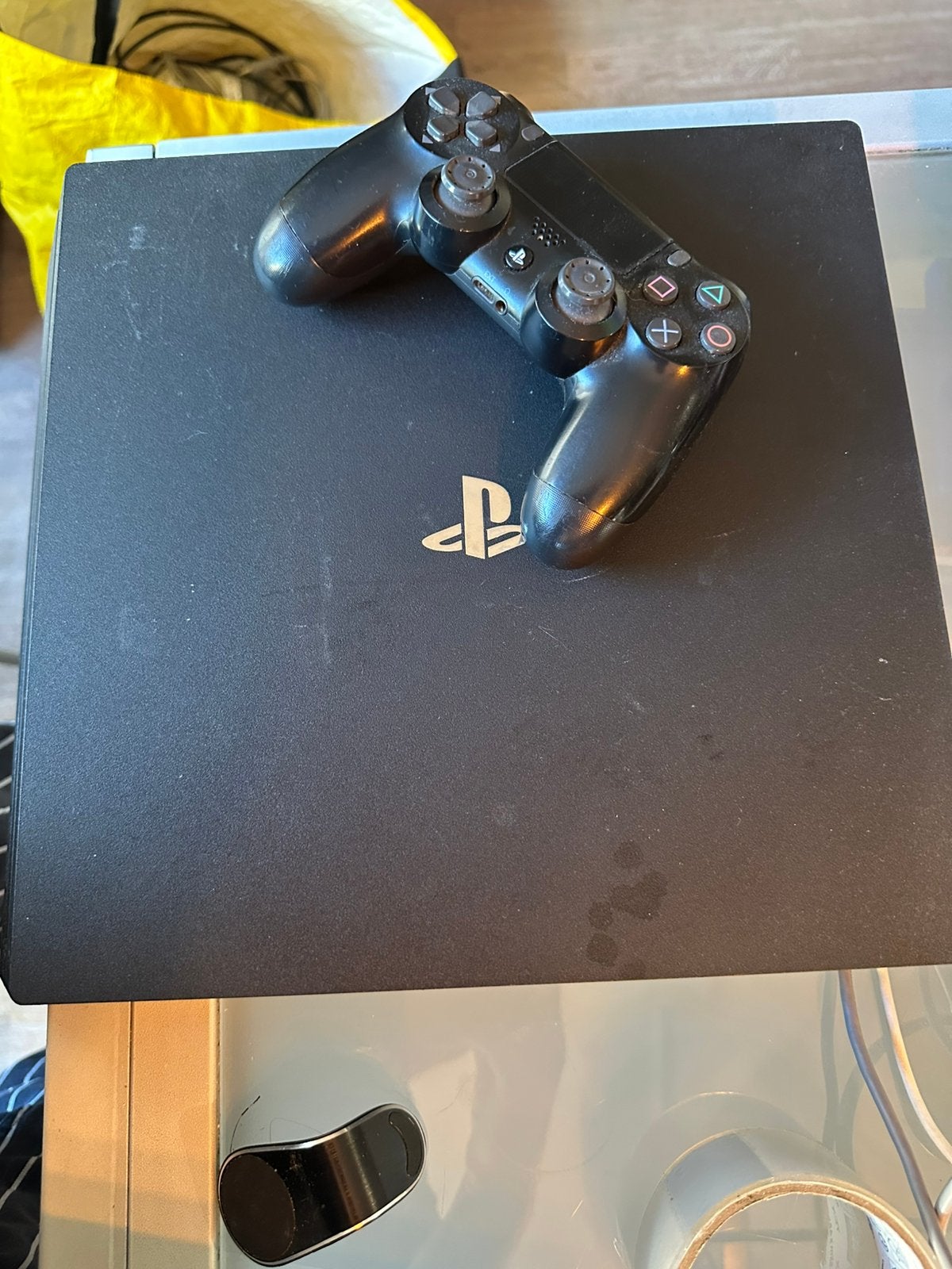 PlayStation 4 pro 1 TB met controller en stroomkabel, Spelcomputers en Games, Spelcomputers | Sony PlayStation 4, Ophalen of Verzenden