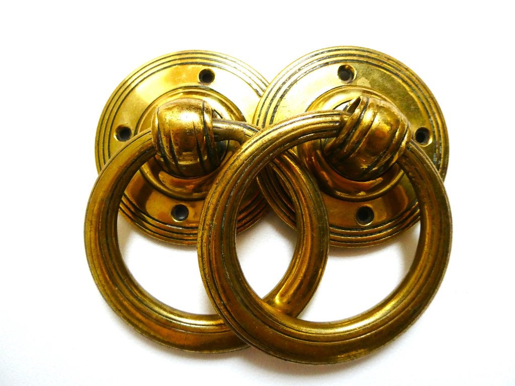 2 Grote antieke messing ringgrepen kastbeslag handgreep, Antiek en Kunst, Ophalen of Verzenden