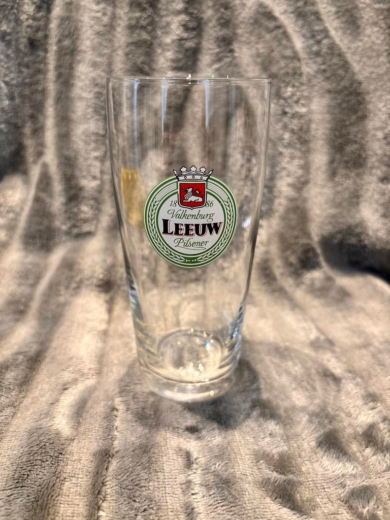 Valkenburg Leeuw Pilsener Bierglas, Ophalen of Verzenden, Zo goed als nieuw, Glas of Glazen, Leeuw