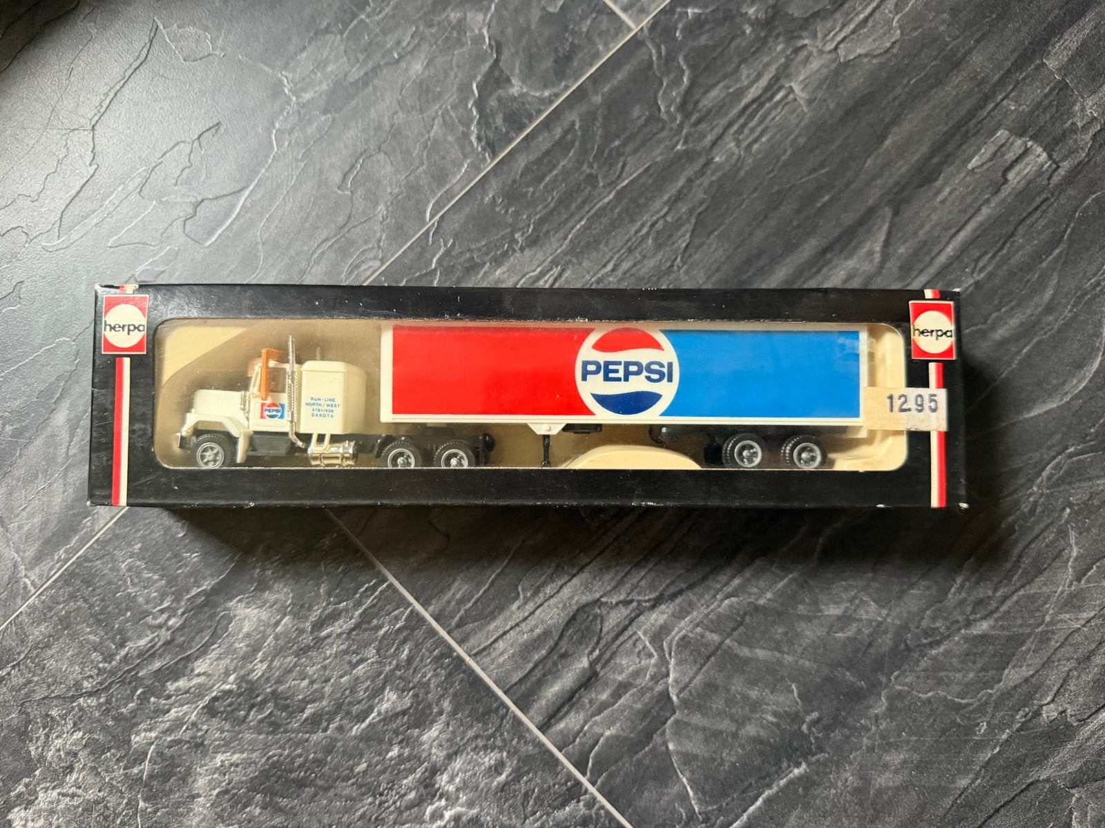 Herpa Pepsi Truck Model - Nieuw in Doos, Overige merken, 1:50 of kleiner, Nieuw, Ophalen of Verzenden