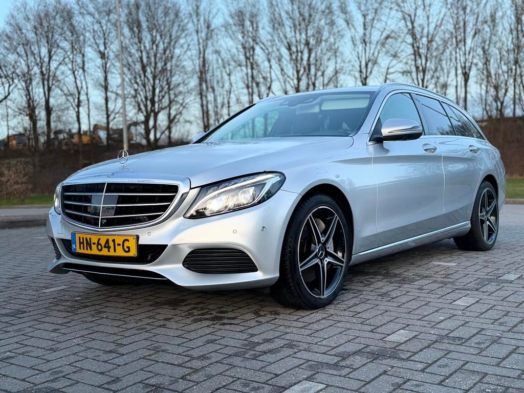Mercedes-Benz C-Klasse C350e FULL OPTIONS 279pk 7G-TRONIC, Auto's, Mercedes-Benz, Automaat, Achterwielaandrijving, Parkeerassistent