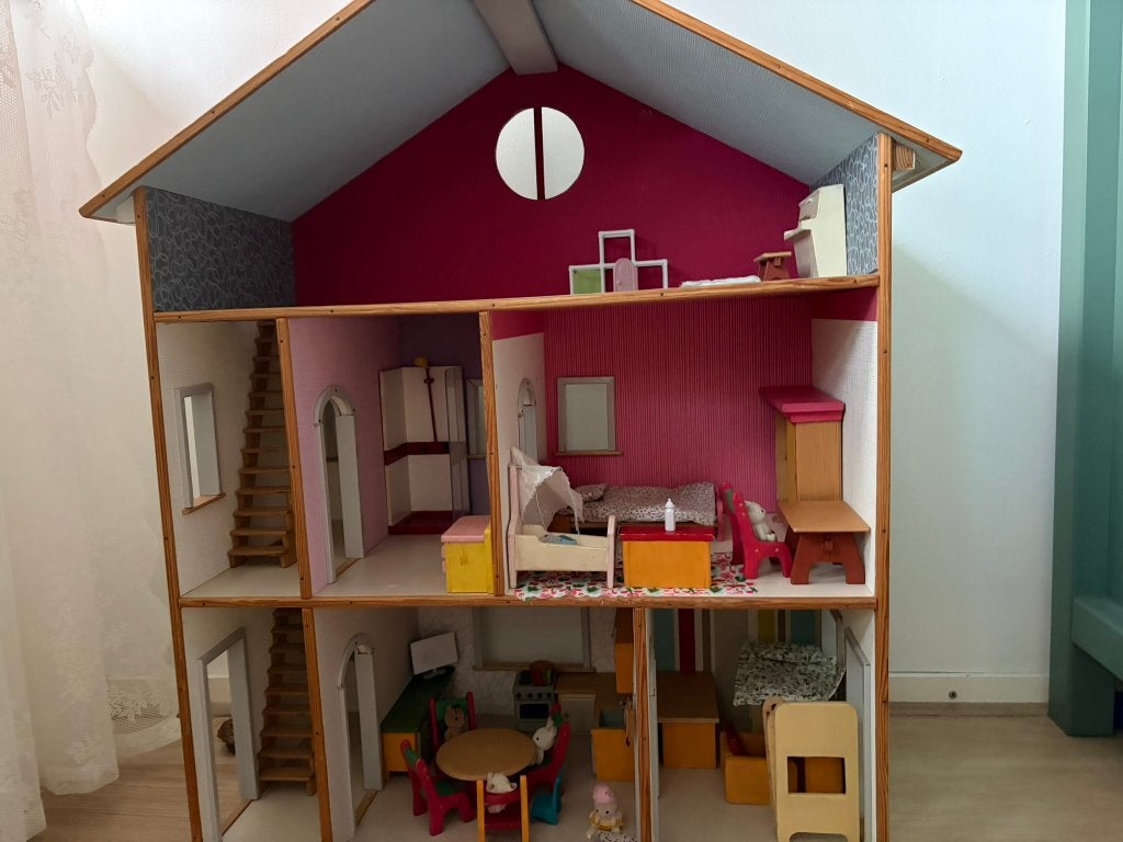 Poppenhuis met meubels, Ophalen, Gebruikt, Poppenhuis