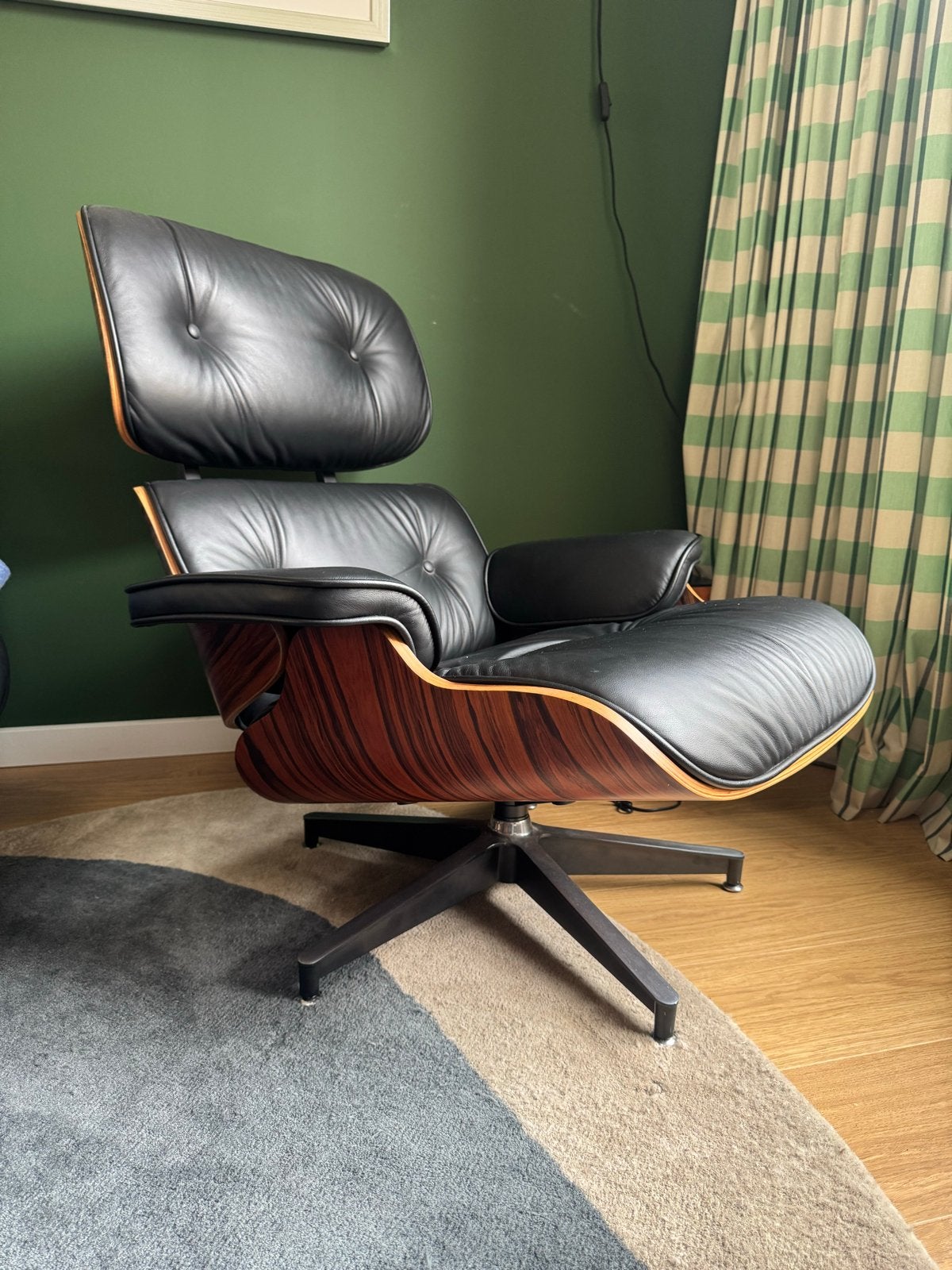 Eames Lounge Chair Replica | Zwart leer & palissander, Zwart, Ophalen of Verzenden, Zo goed als nieuw, Eén