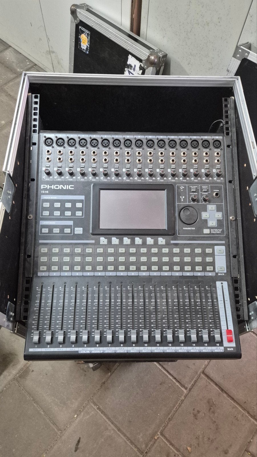 Phonic IS16 digitale mixer/mengtafel/mengpaneel, Ophalen, Gebruikt, 10 tot 20 kanalen
