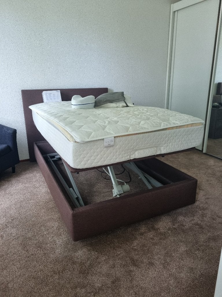 120 cm breed hoog-laag (zorg)bed van de suite, Ophalen, Gebruikt, Bruin, Twijfelaar