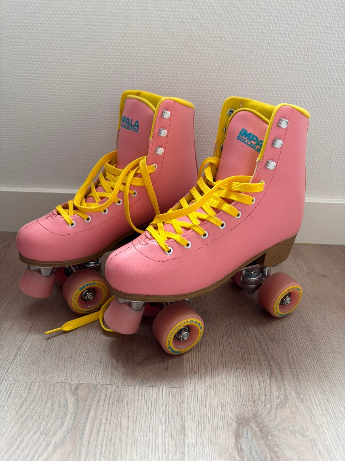 Impala skates maat 41 - roze geel, Ophalen, Zo goed als nieuw