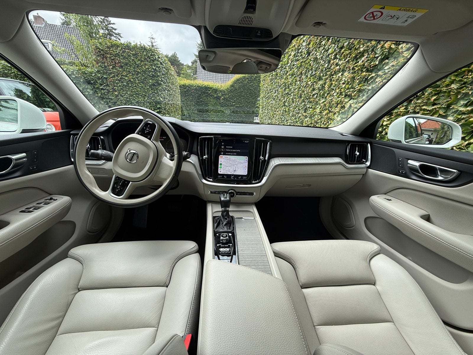 Volvo V60 T5 250pk Geartronic 2019 Wit | 88.000 km