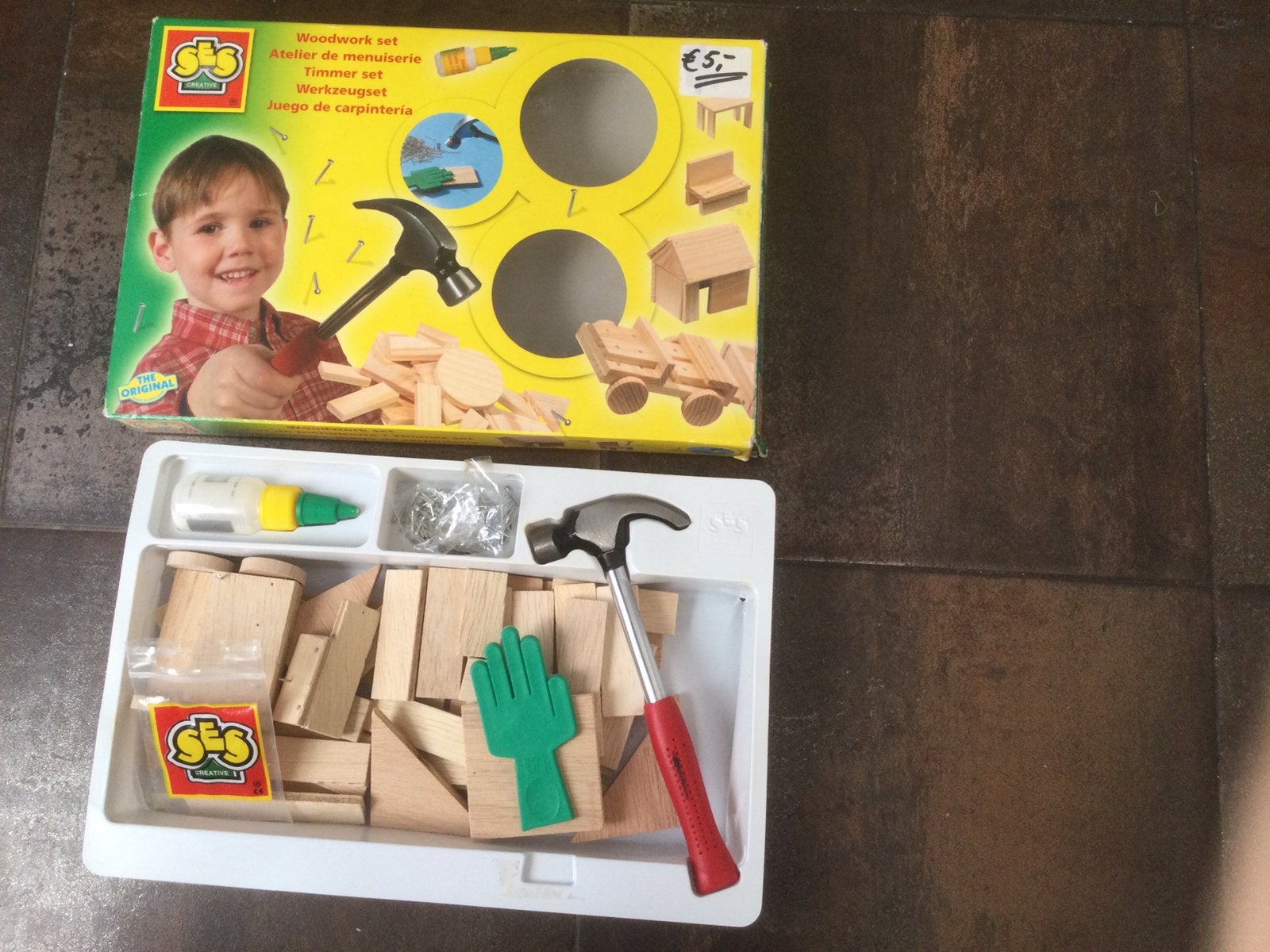 Hamertje tik met echte spijkertjes en stoere hamer., Hobby en Vrije tijd, Modelbouw | Overige, Ophalen of Verzenden, Zo goed als nieuw