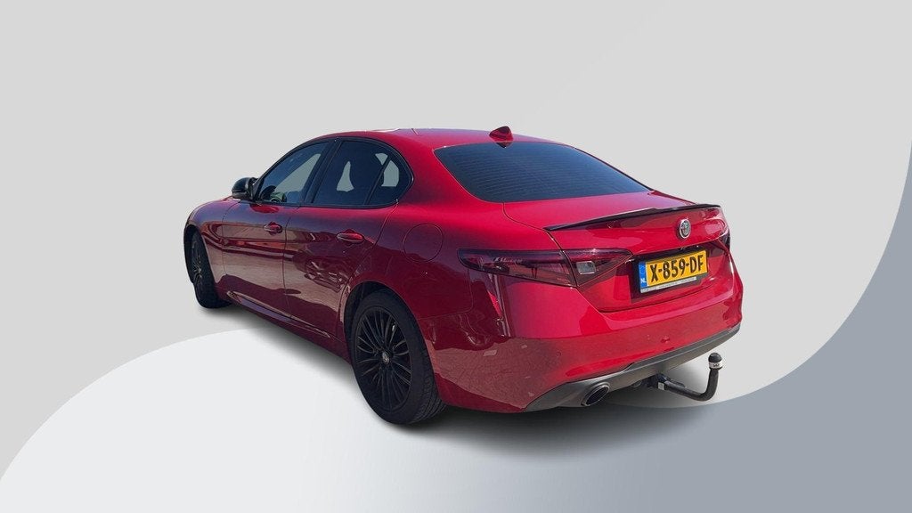 Alfa Romeo Giulia 2.0T 200pk | Trekhaak | 1.600kg Trekgewich, Auto's, Automaat, 745 kg, 4 cilinders, 1404 kg