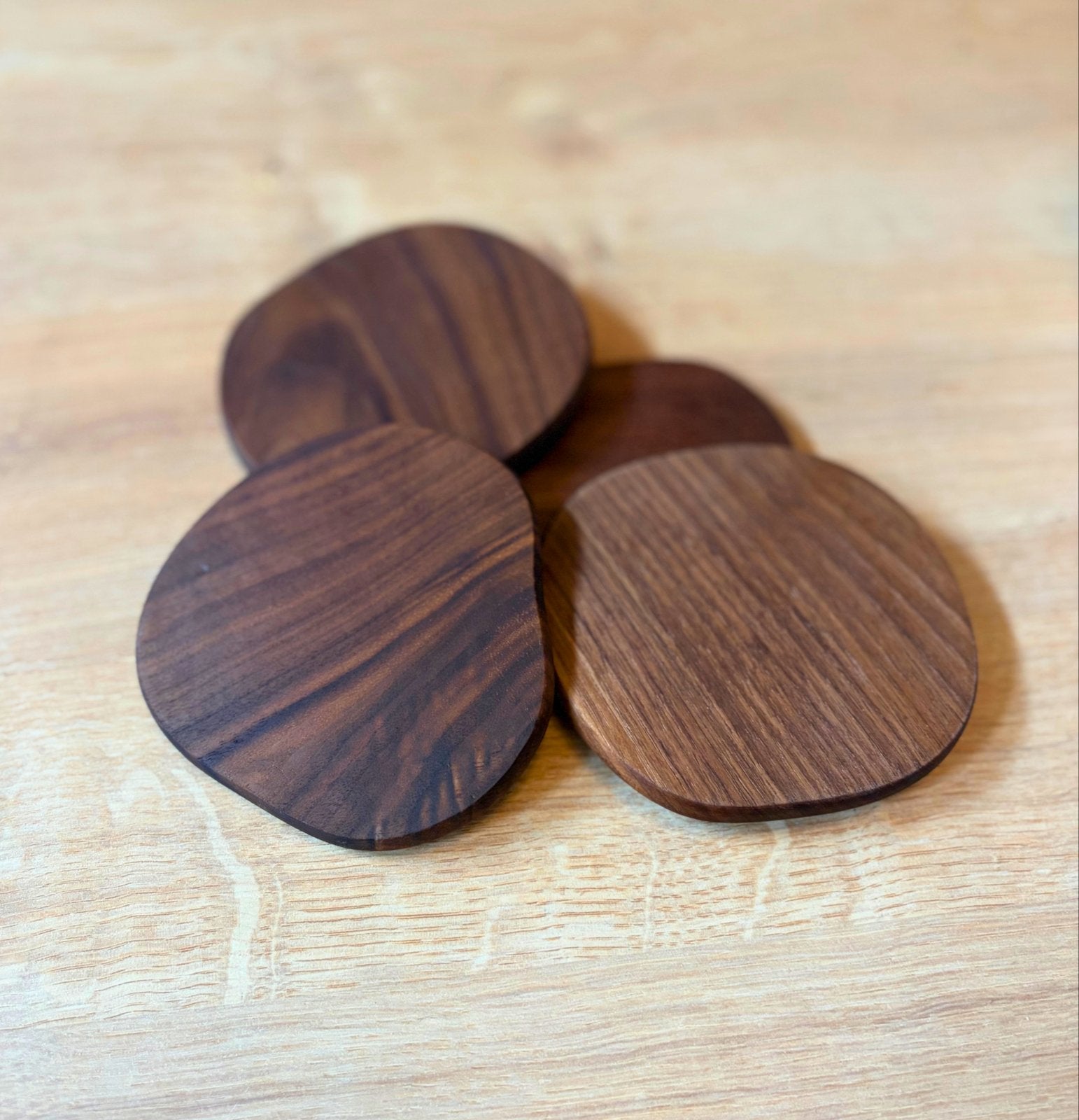 Handgemaakte Walnoot Houten Japandi Onderzetters - 10cm, Hout, Glasonderzetter, Nieuw, Handgemaakt