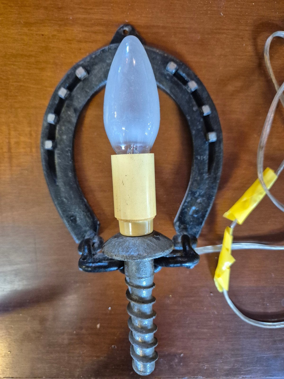Unieke handgemaakte lamp met hoefijzer en lampenkapje, Antiek en Kunst, Ophalen of Verzenden