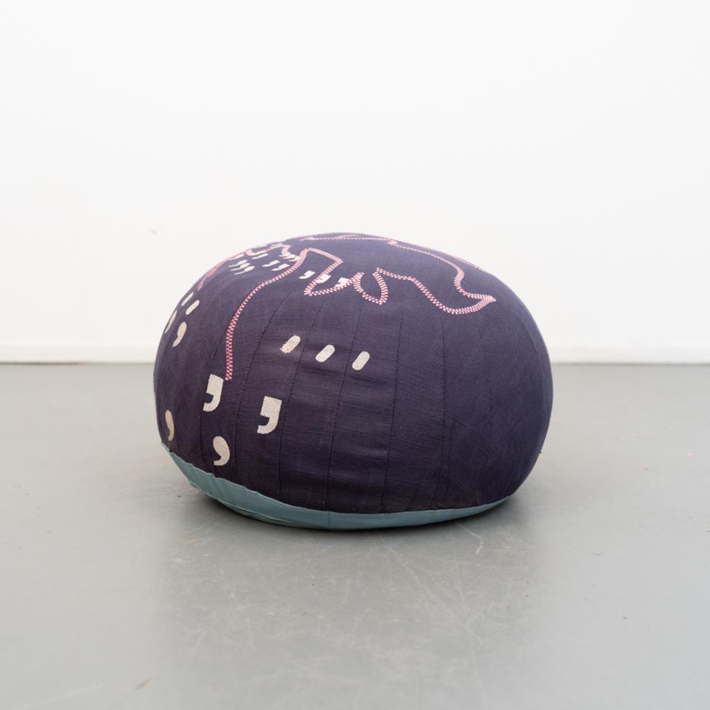 2 Vitra Hella Jongerius Bovist poef Lacemaker, Niet ingevuld, Niet ingevuld, Zo goed als nieuw, Stof