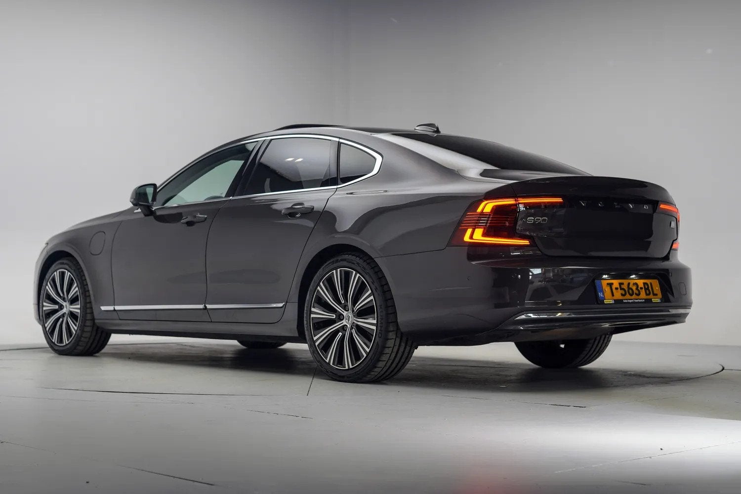 Volvo S90 2.0 T8 AWD Plus Bright [ Schuifdak Leder Harman/Ka, Automaat, Gebruikt, 4 cilinders, 1969 cc